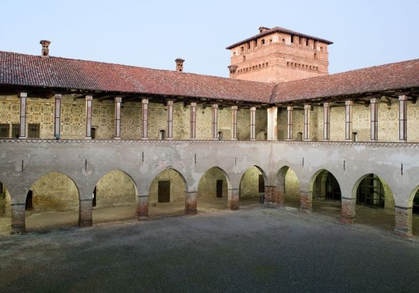 Pandino: Castello Visconteo, cortile