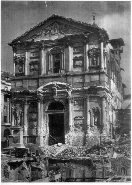 Basilica di San Fedele dopo i bombardamenti 