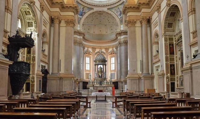 Basilica di San Fedele: interno