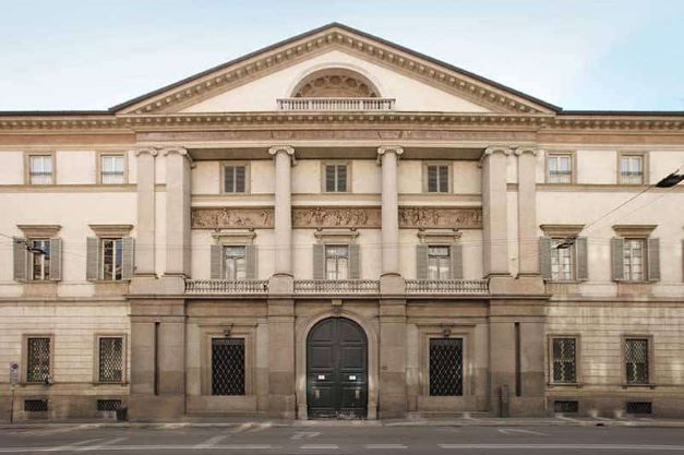 Palazzo Serbelloni - facciata su corso Venezia